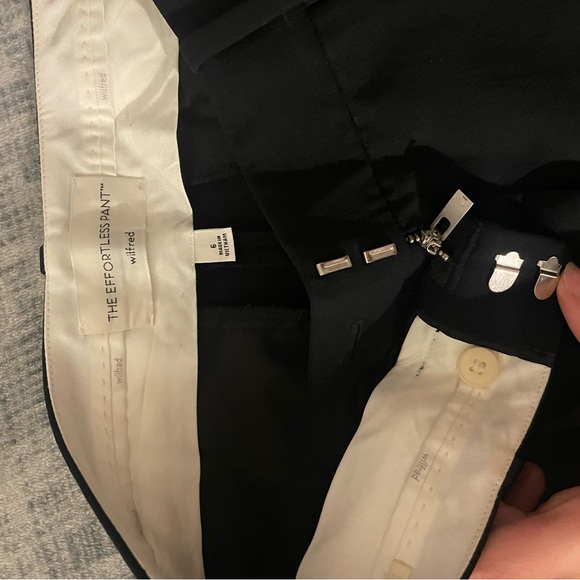 🤍SOLD🤍 Aritzia - The Effortless Pant™ Black - Picture 4 of 7